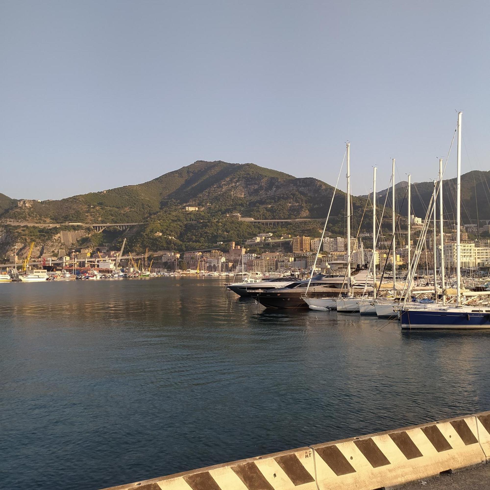 Viatorretta4 Bed and Breakfast Σαλέρνο Εξωτερικό φωτογραφία